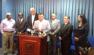 Tommy Galán, Nelson Guillén en la rueda de prensa