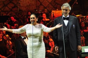 Maridalia Hernandez y Andrea Bocelli