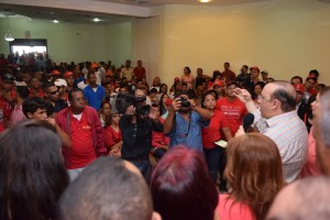 BONAO.- Quique Antun habla en un acto proselitista en este municipio. JPG