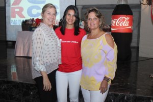 Carolyn Rose Avila, Yhamminha Dickson y Cristina Cadenas