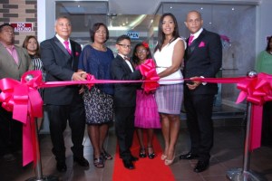 1.- ojo. Julissa Alvarez Diaz junto a sus padres Rafael Alvarez, Ramona Felipe sus hijos Braian y Melanie Diaz y Pedro Mendoza.