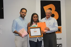 1.- Sr. Carlos Iglesias, Arlin Ramona Candelario (1er mejor promedio), Sr. Manuel González G.