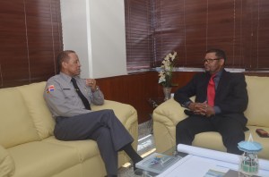 Director de AMET, recibe visita dirigente choferil Arcenio  Quevedo, de UNATRAFIN.  (3)