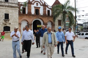 Ing Francisco Pagán durante evaluacion de Igle santa barbara