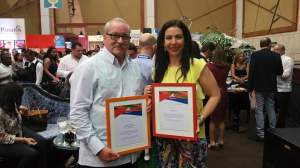 Máximo Iglesias junto a Mónika Infante