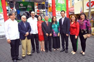 Ling Chen,Amaury Justo, Luis Rafael Abinader, Clara Joa, Su King Fung, Gionguey Sang, Valentino Z. Tang, Kenia Chez y Sulin Lantigua de Glass.