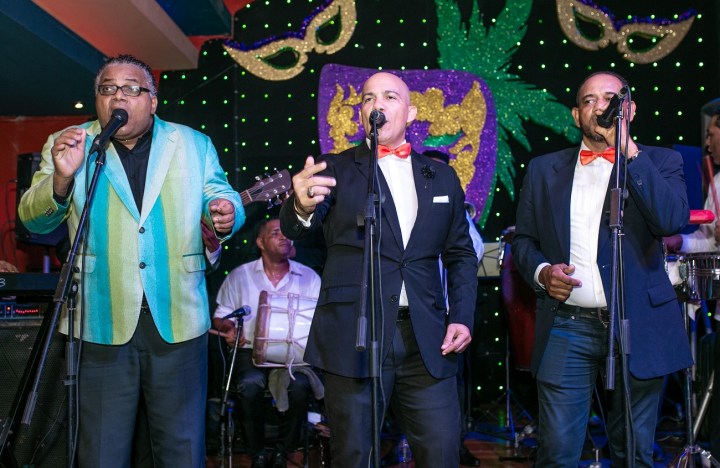 Pochy Familia en escena.jpg